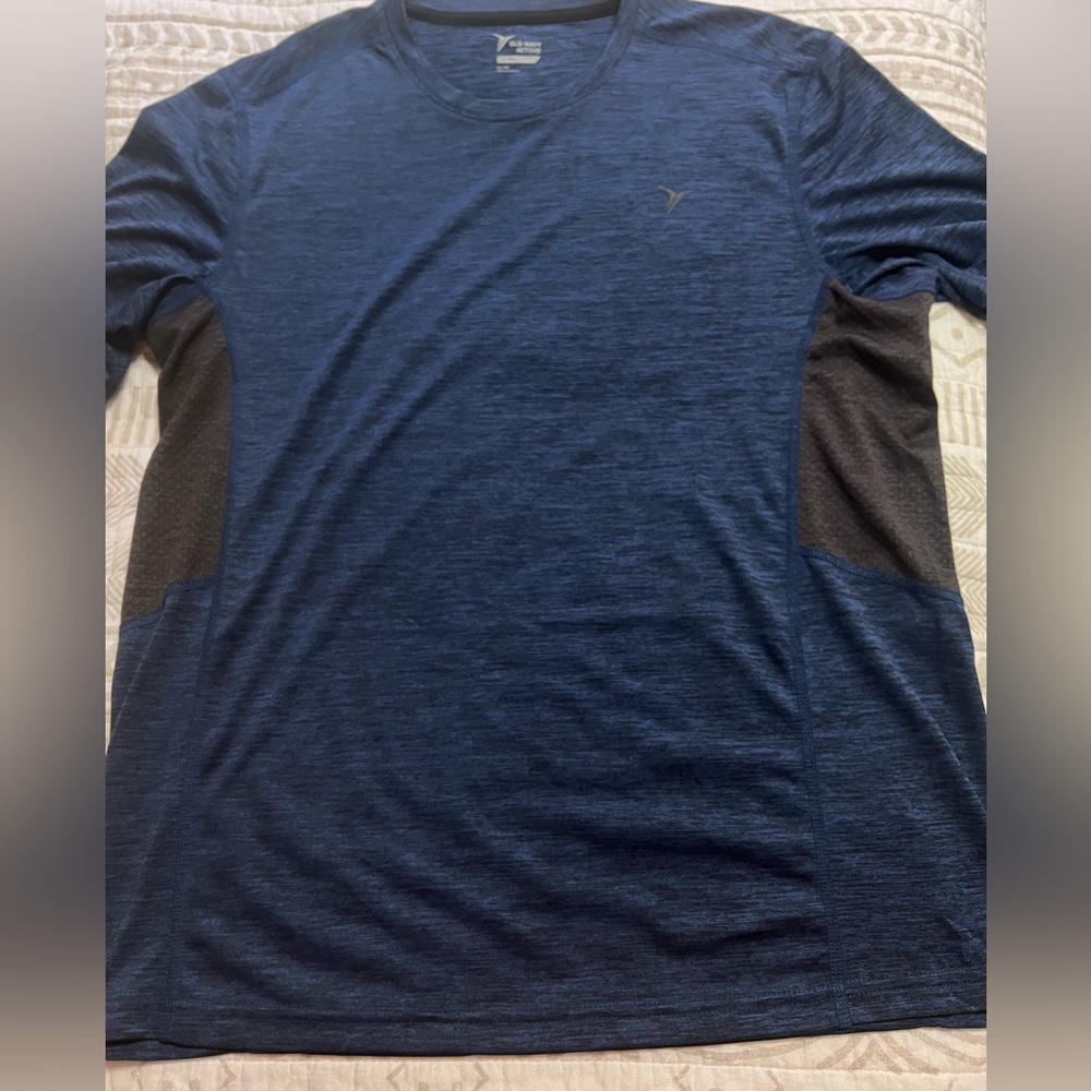 2 !!!Old Navy Mens TShirts